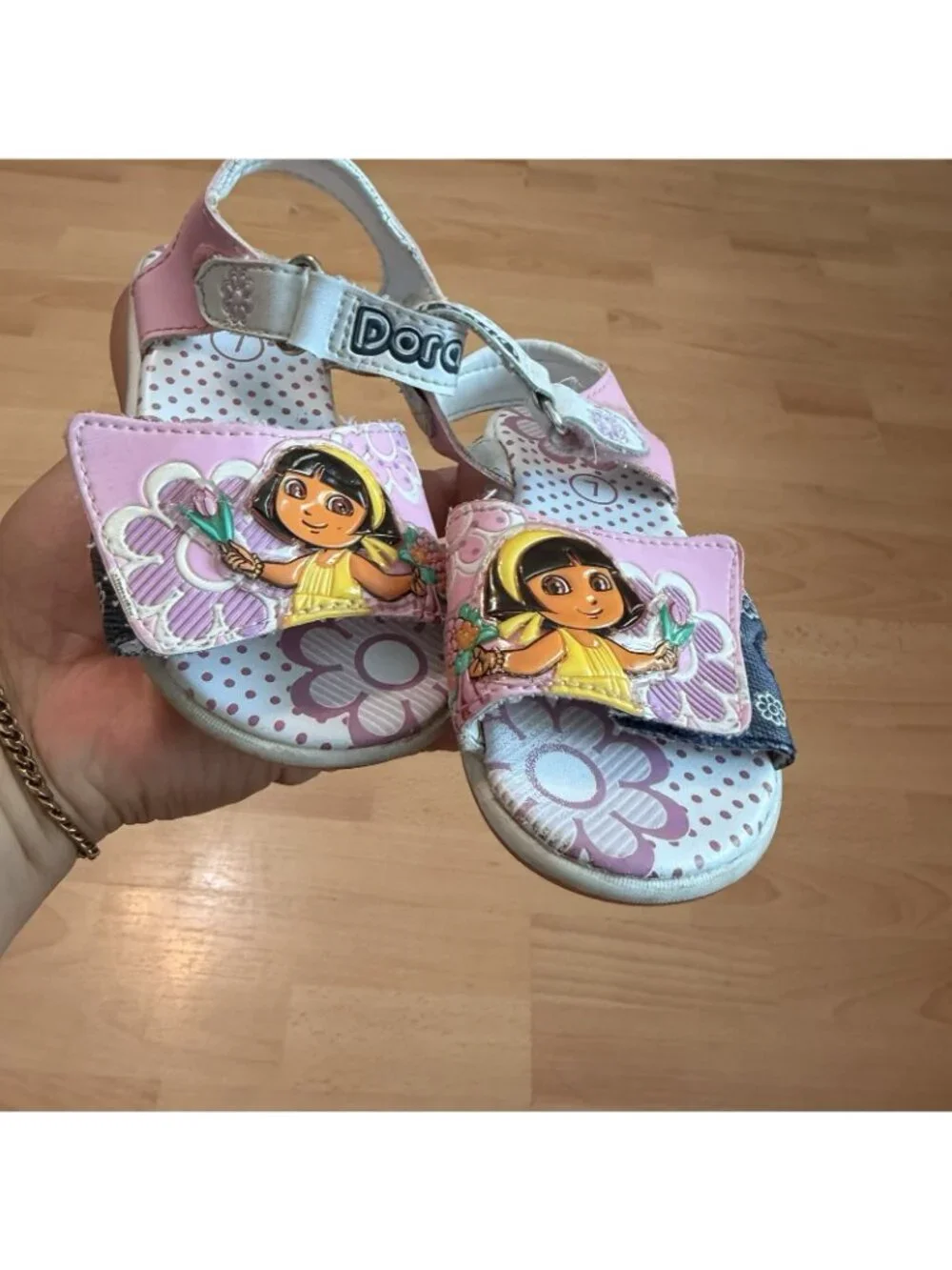 Y2K Dora The Explorer Girls Size 7 Sandals Pink White Floral Straps Slip On